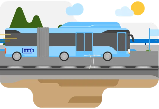 Elektrobus fährt auf Straße mit Ladestation, Berg und Sonne im Hintergrund.